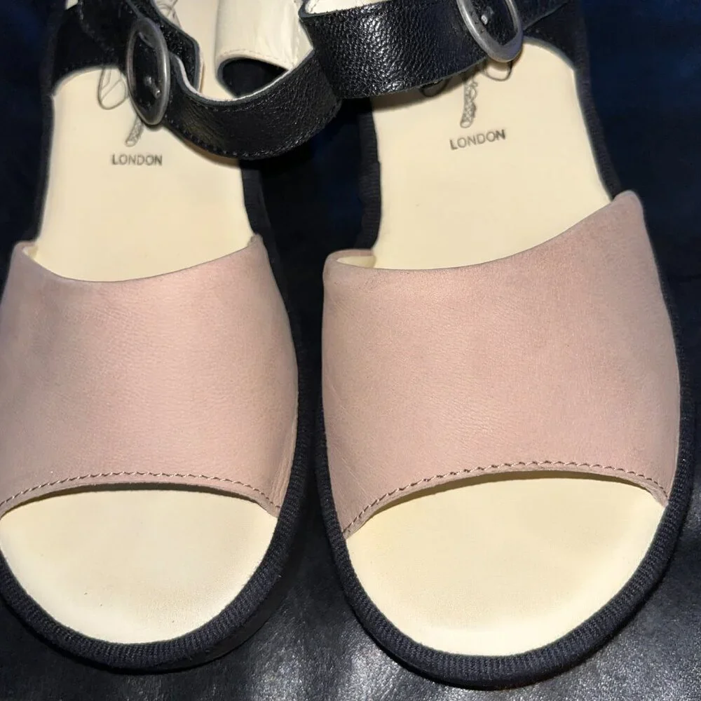 FLY LONDON TULL PLATFORM SANDALS in TAUPE/NUDE & BLACK - LIKE NEW - SIZE 39